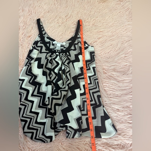 Diane von Furstenberg Black Neutral Chevron Top - Picture 5 of 11